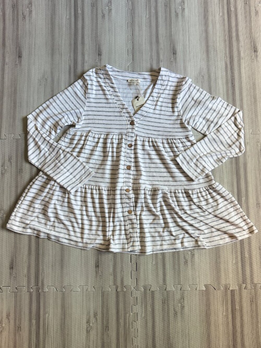 NWT ANDTHEWHY Women's Grey Striped Tiered Babydoll Tunic Top